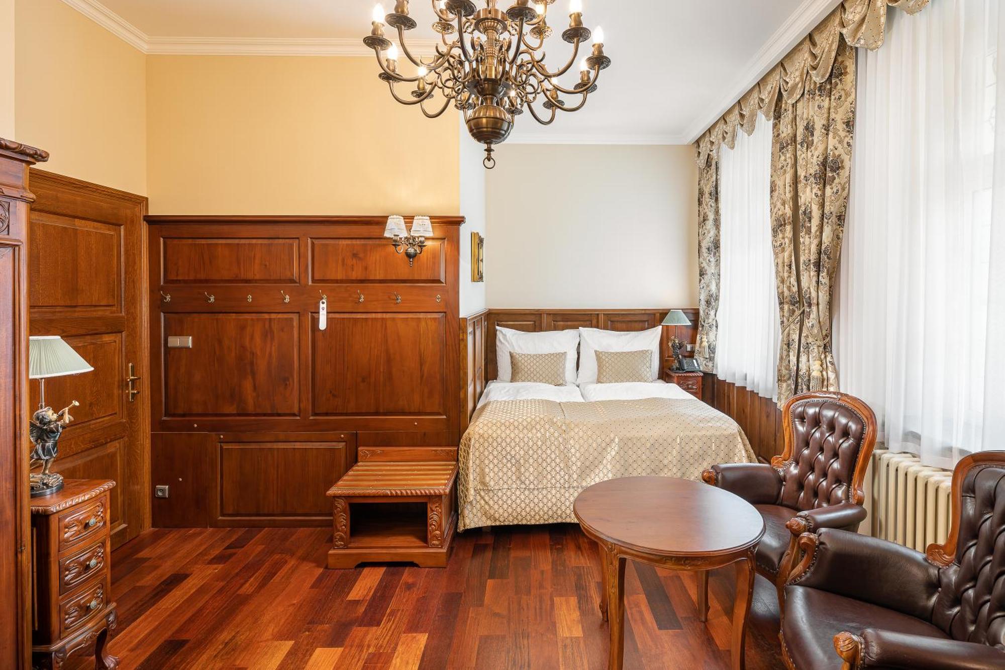 THE IRON GATE HOTEL & SUITES PRAGUE NO RESERVATION COSTS BOOK & SAVE